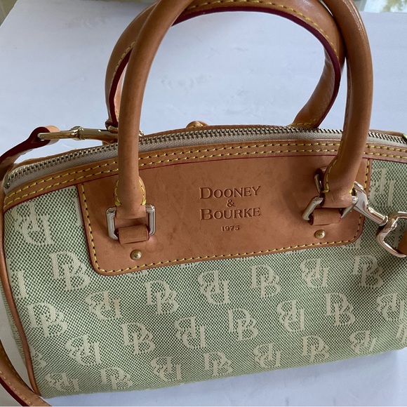 DOONEY & BOURKE PICNIC COLLECTION MINI TESSEL SATCHEL BAG. - Picture 2 of 10